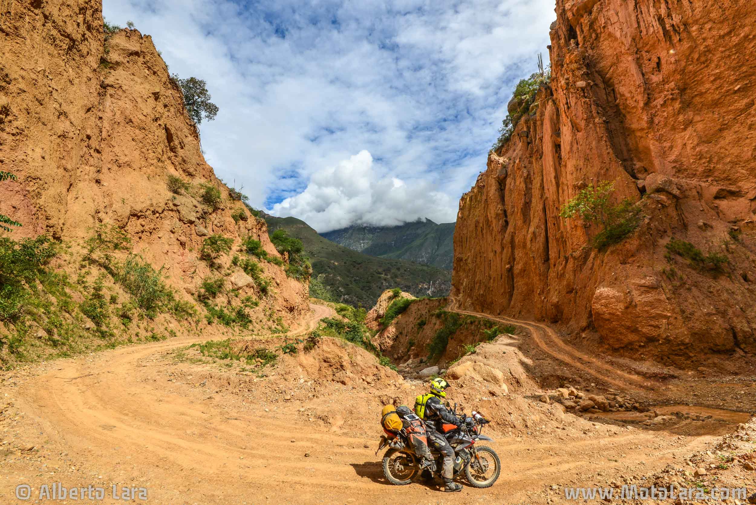 Road near Calemar, La Libertad.jpg