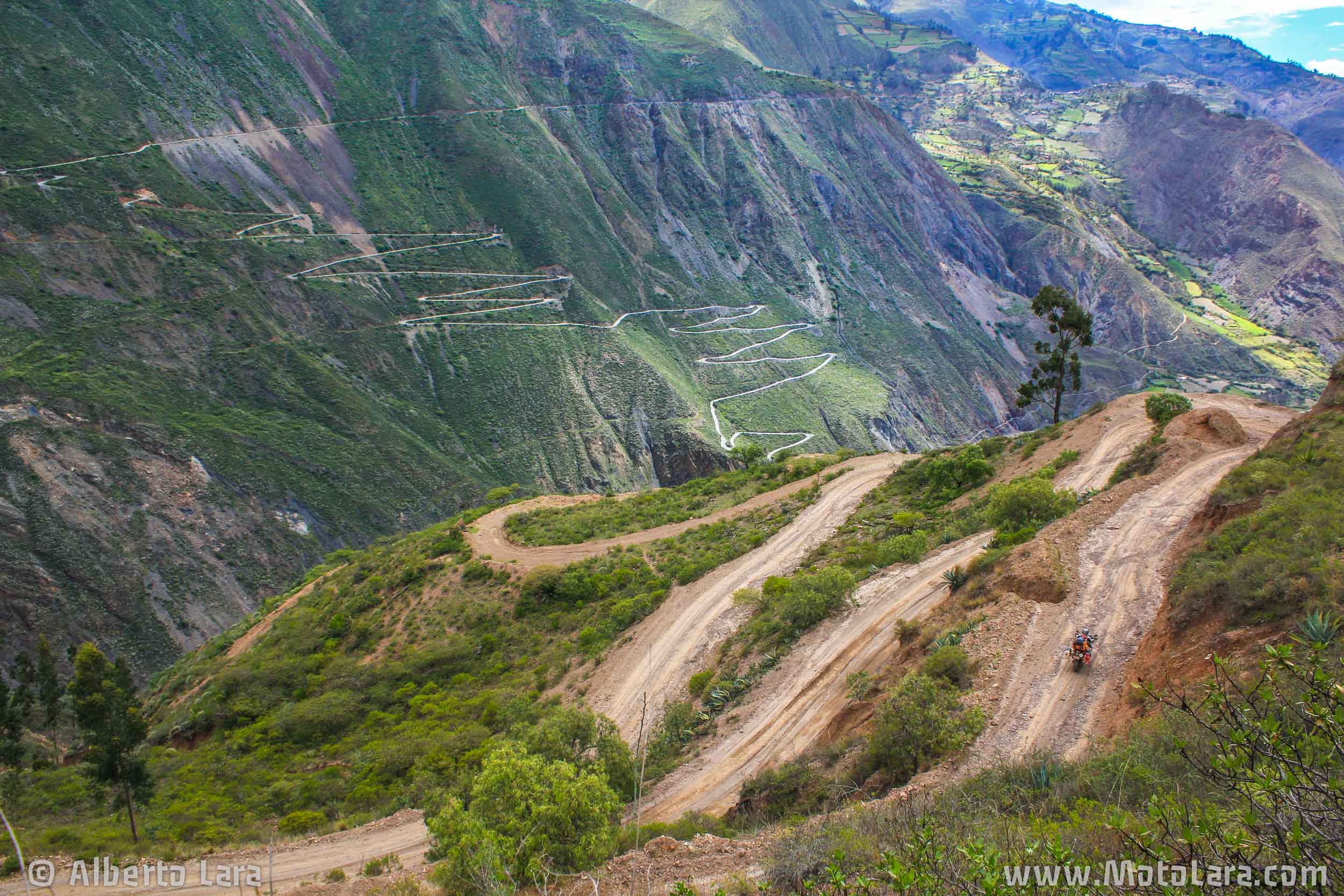 Switchbacks from Mollepata to Pallasca, La Libertad.jpg