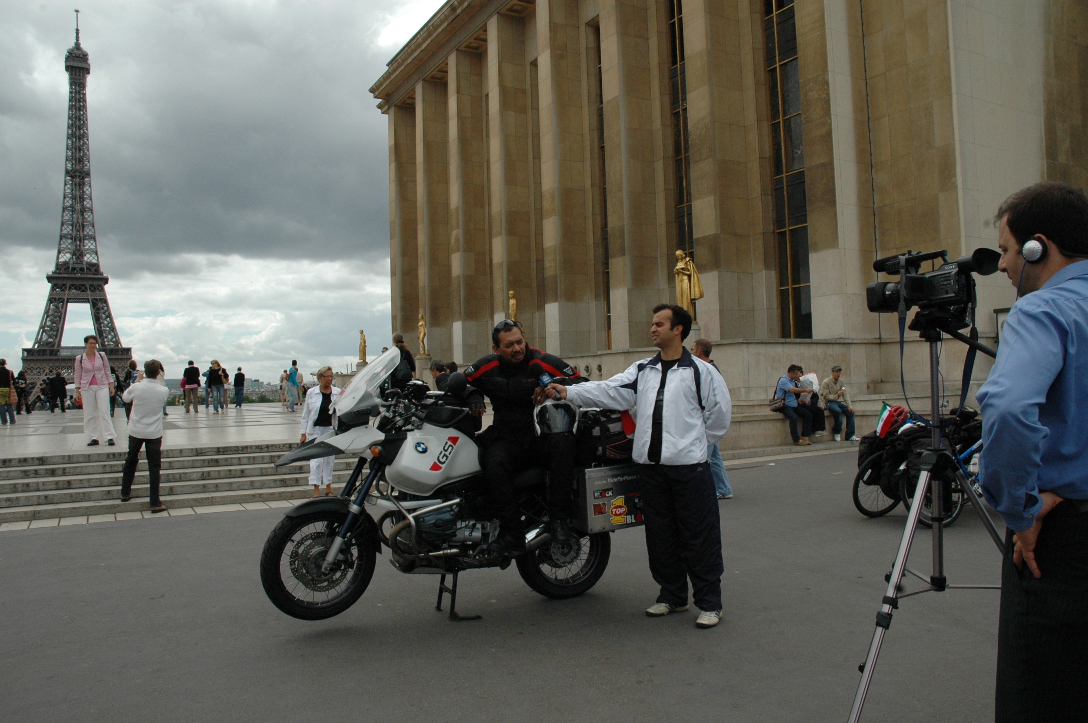 RideFor Peace - 030 France_France TV.JPG