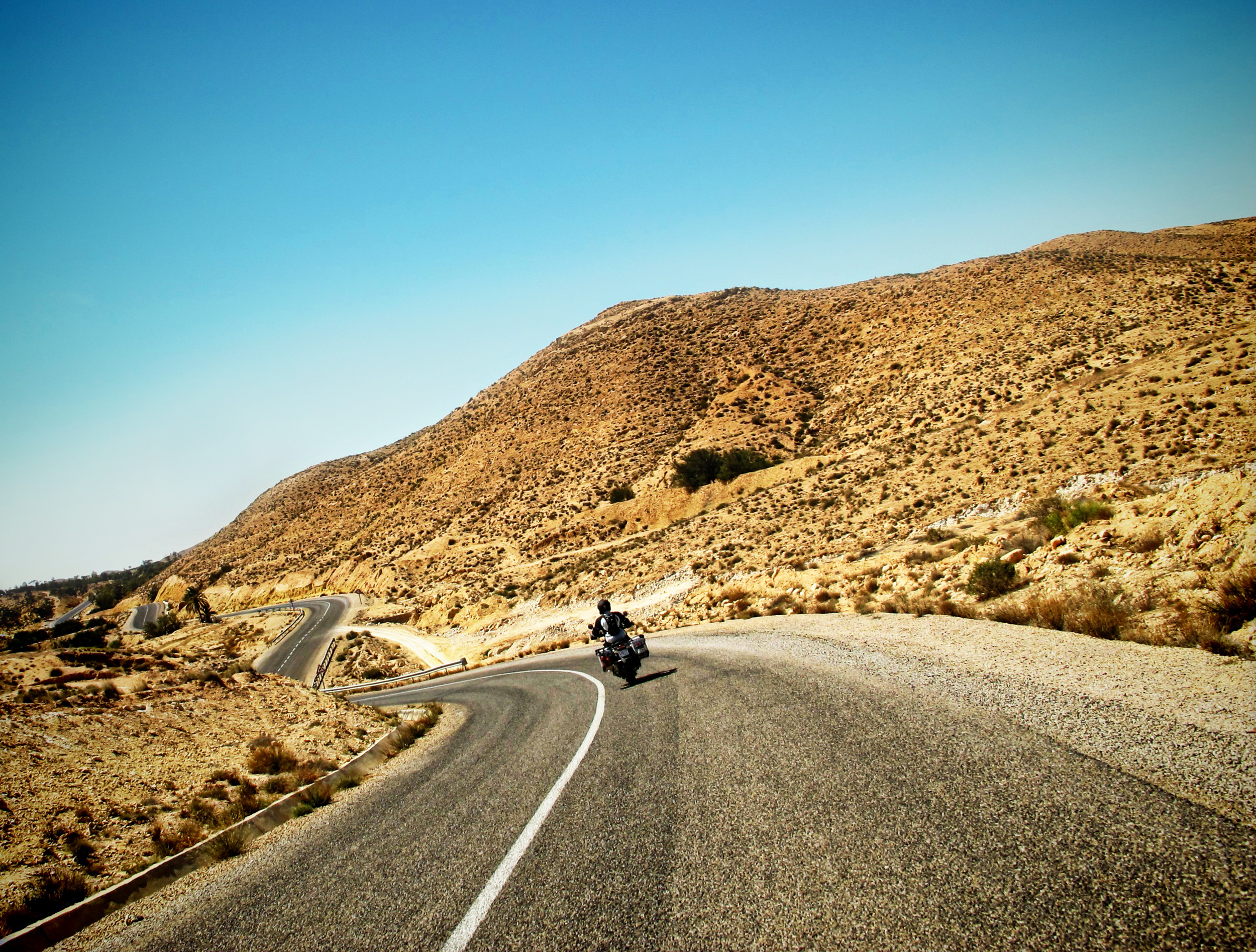 Issa Breibish - entering the sahara1.jpg