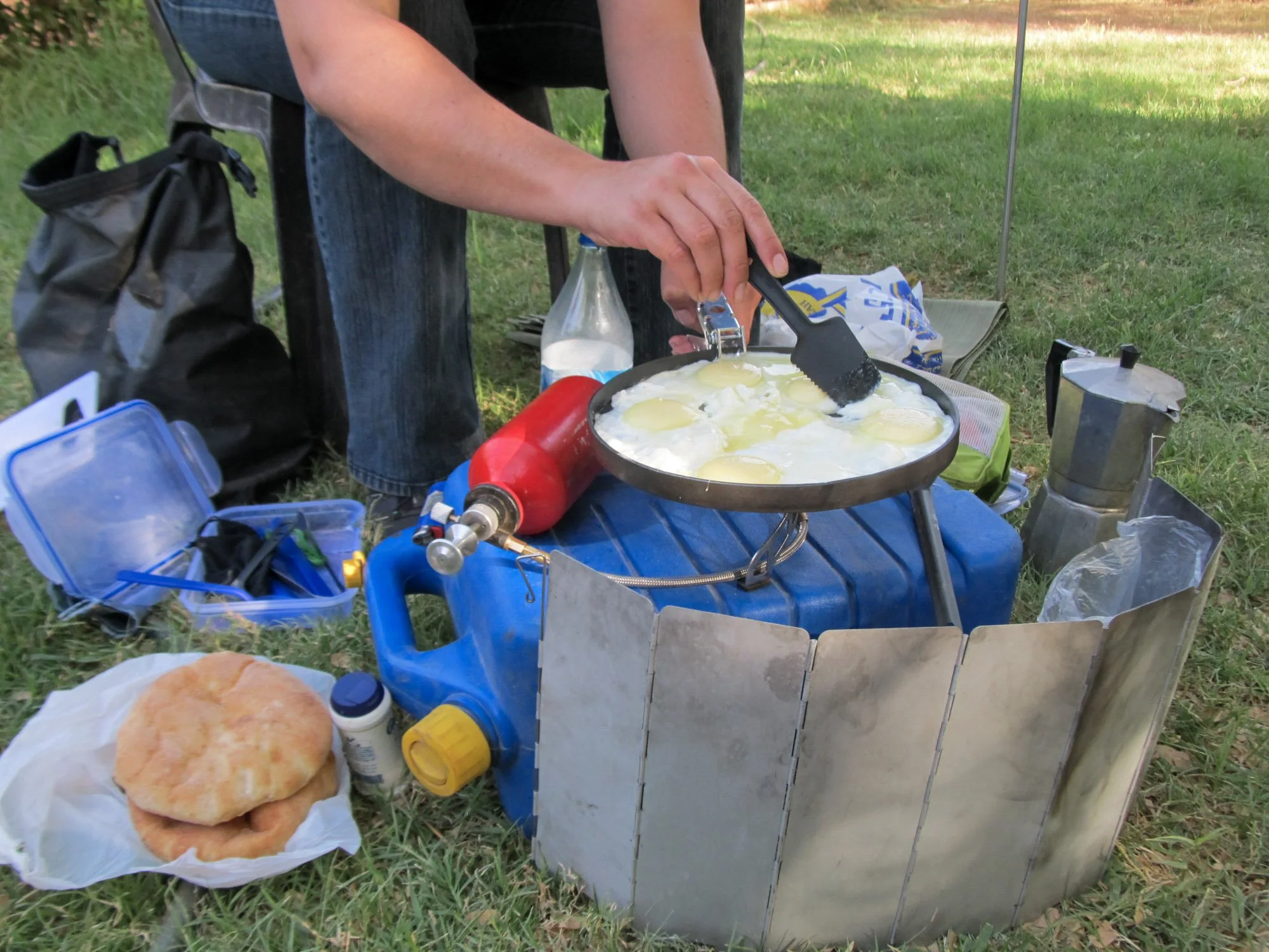 PikiPikiOverland_motorcycle_adventure_riding_motorcycle_travel_adventure_rider_radio_camping10.jpg