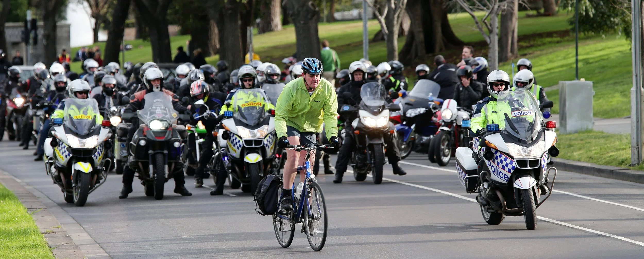  Photo: Shirley Hardy-Rix — Full ride, under police escort, arrives at the National Police Memorial in Canberra. The Federal Parliament House in the background.  &nbsp; 