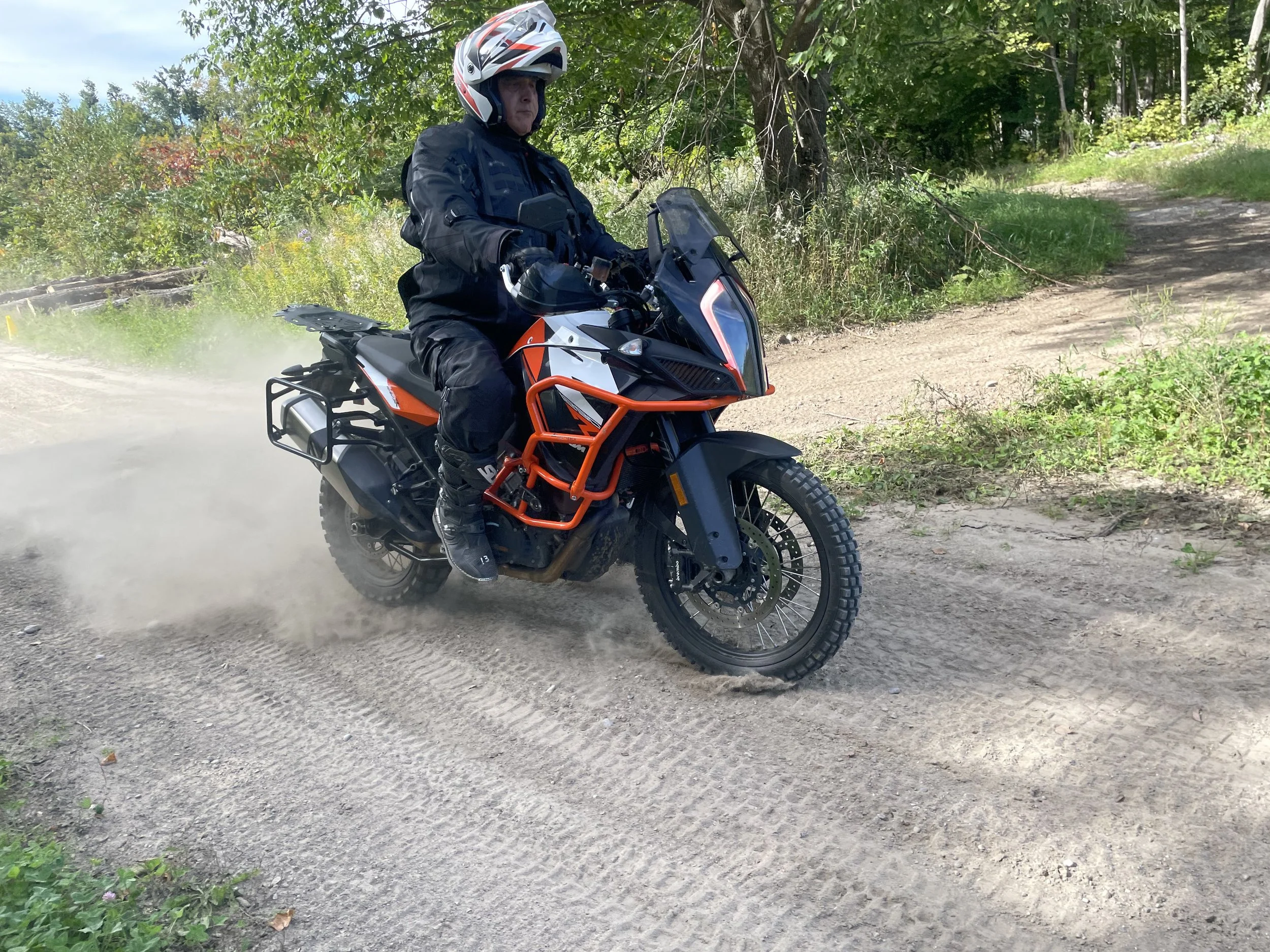 Clinton-Smout-Adventure-Rider-Radio-Rider-Skills-maximum-braking-8.jpeg