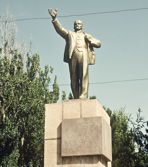166832-LeninKarakol.png