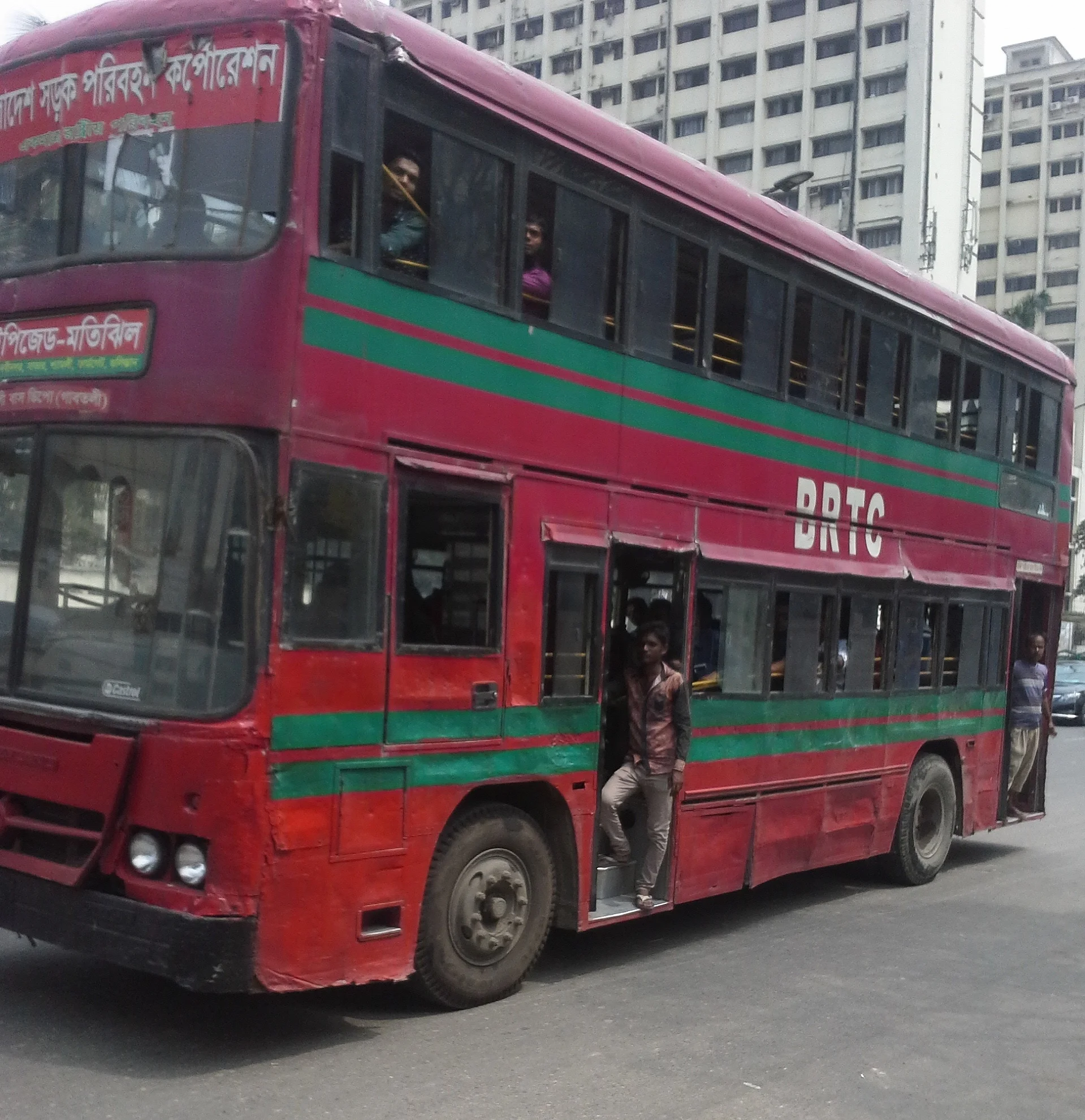 buses — BANGLADESH — DAVID H. MOULD