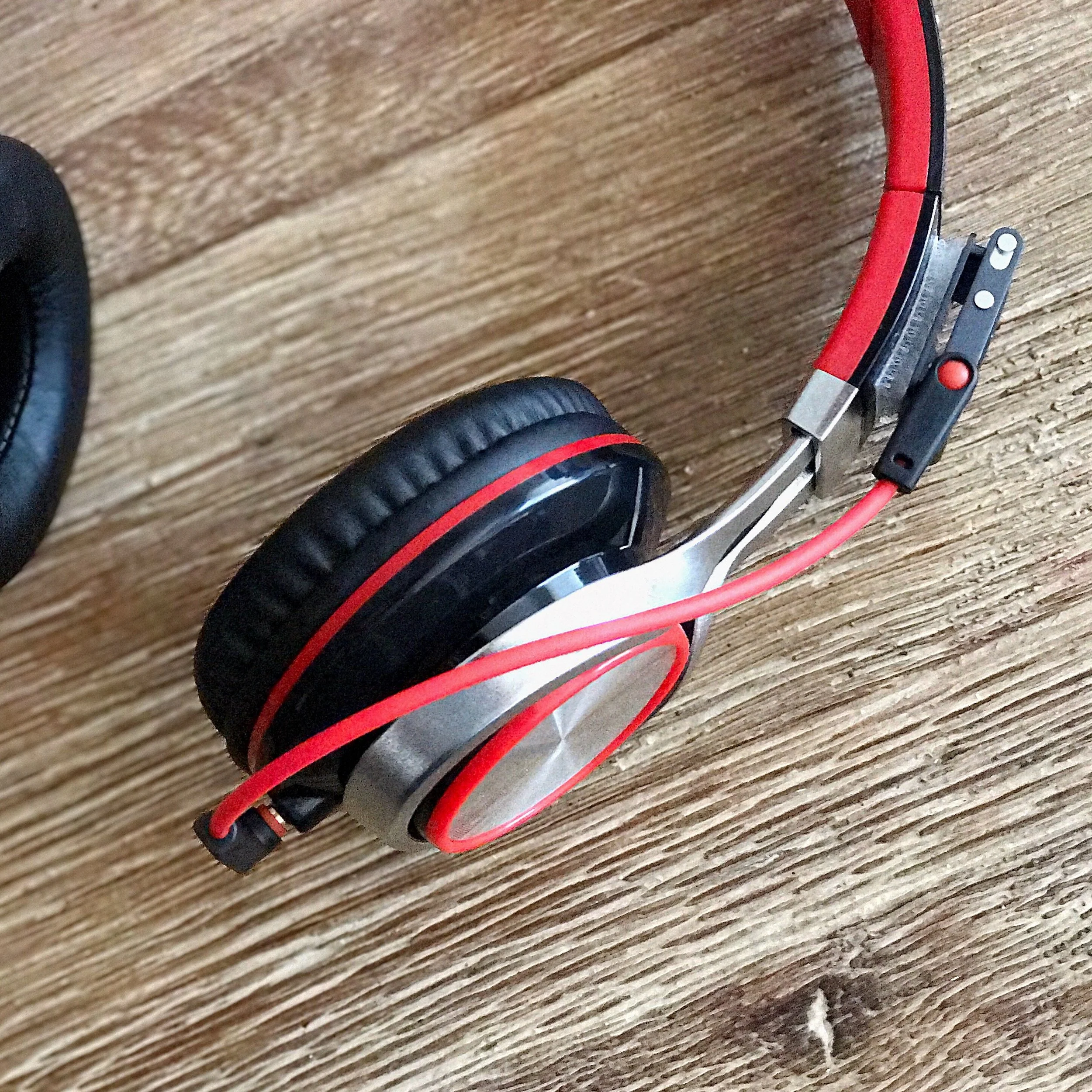 Step 3: Attach the player to the headband.