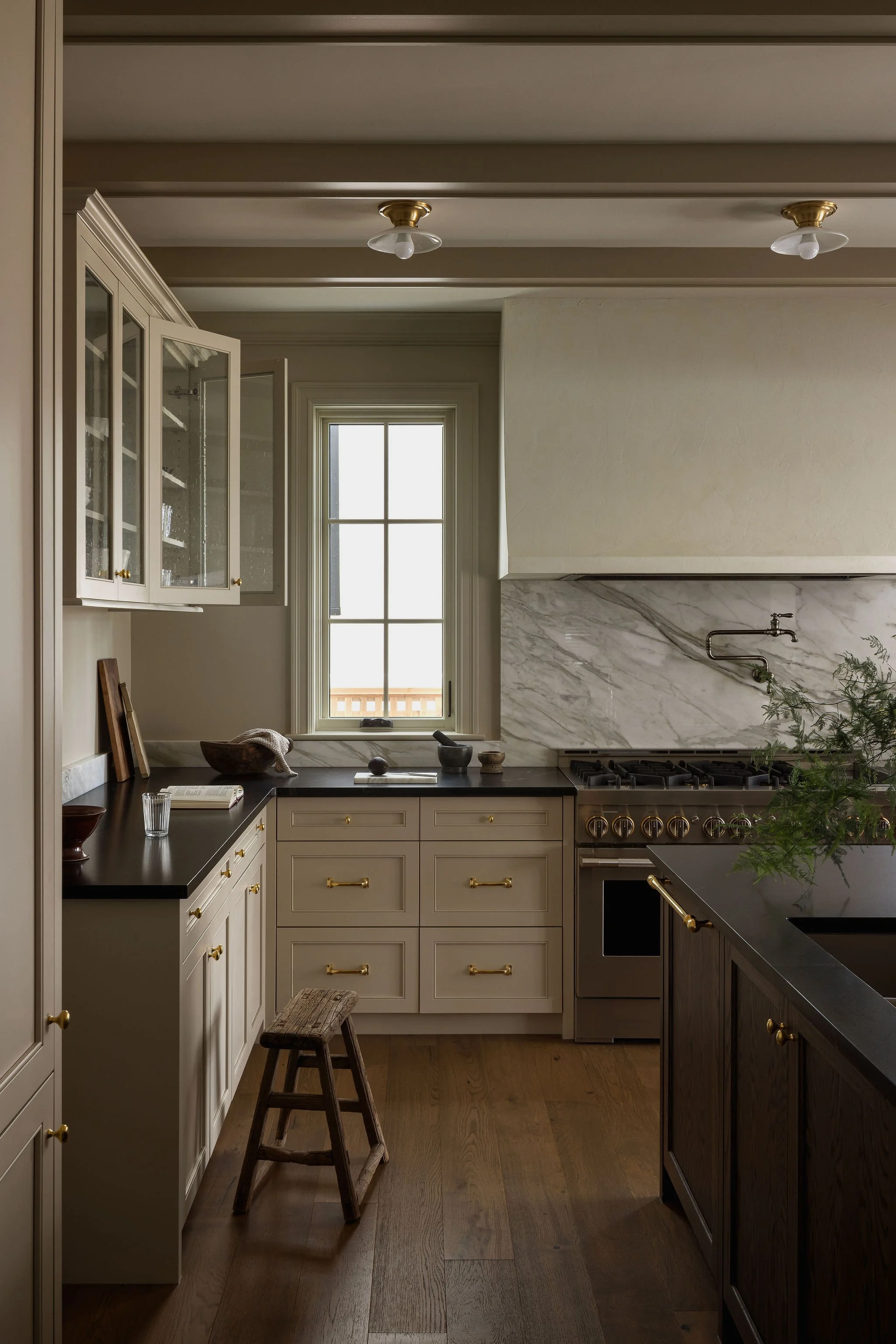 We build beautiful, custom homes for everyday living. 