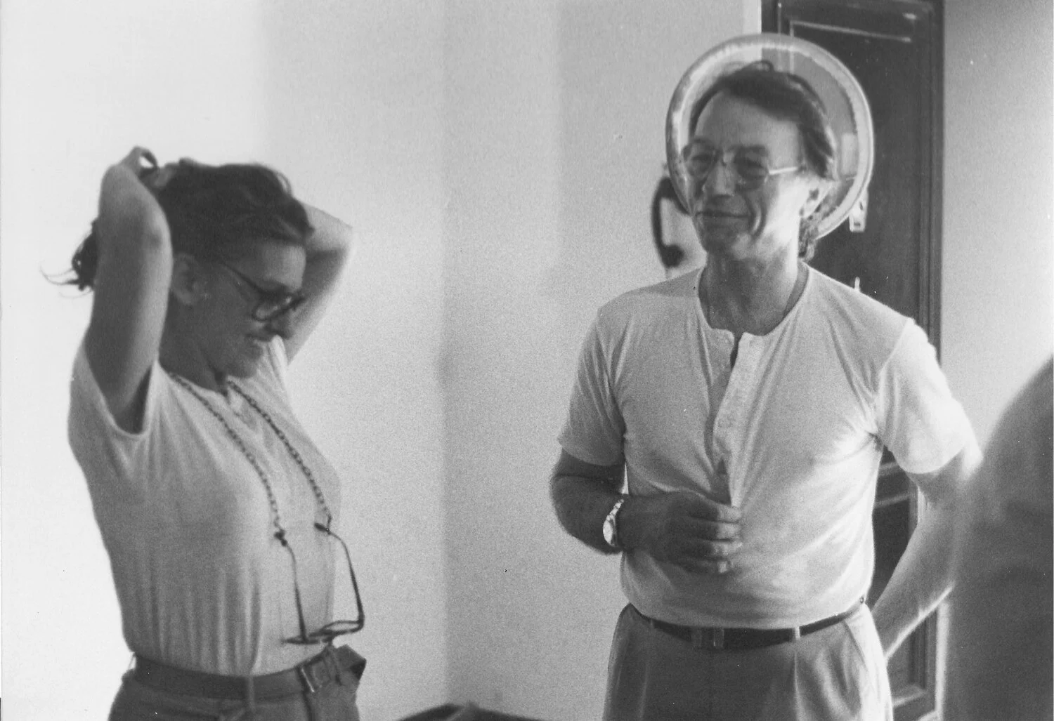 Giuseppe Pinori con la moglie Mirella Rastellini sul set di Copkiller (1983)