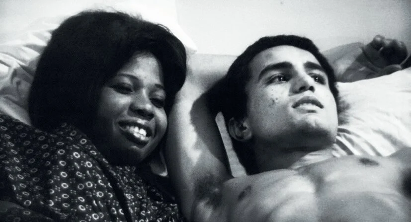 Joy Nwosu e Silvano Manera ne Il nero di Giovanni Vento. Fotogramma