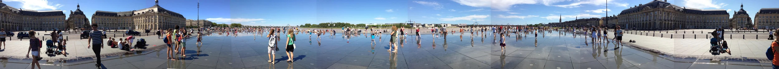 Le Miroir d'eau, Place de la Bourse , in Bordeaux, France 2012 - Photo by JBM