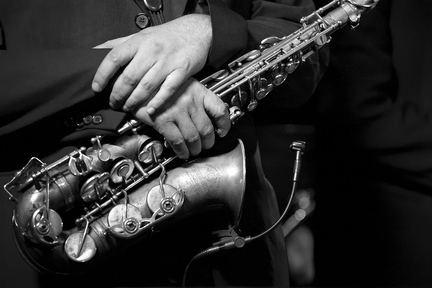 B&W_001_Saxophone.jpg