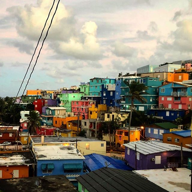 La Perla, San Juan, Puerto Rico ________________________________________________ #puertorico #puertorico_greatshots #puertoricogram #igerspuertorico #puertorico🇵🇷 #puertorico_world #puertoricoholic #puertoricostrong #sanjuanpuertorico #sanjuan #car