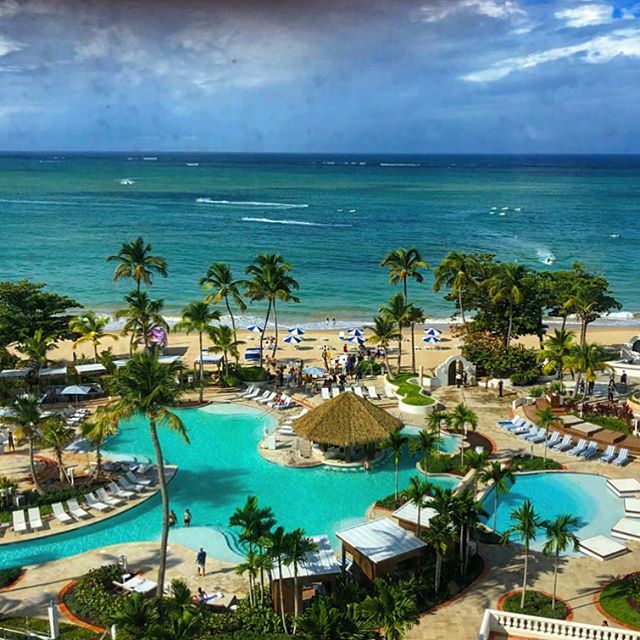 El San Juan Hotel, Isla Verde, Puerto Rico _______________________________________________________ #puertorico #puertorico_greatshots #puertoricogram #igerspuertorico #puertorico🇵🇷 #puertorico_world #puertoricoholic #puertoricostrong #sanjuanpuerto