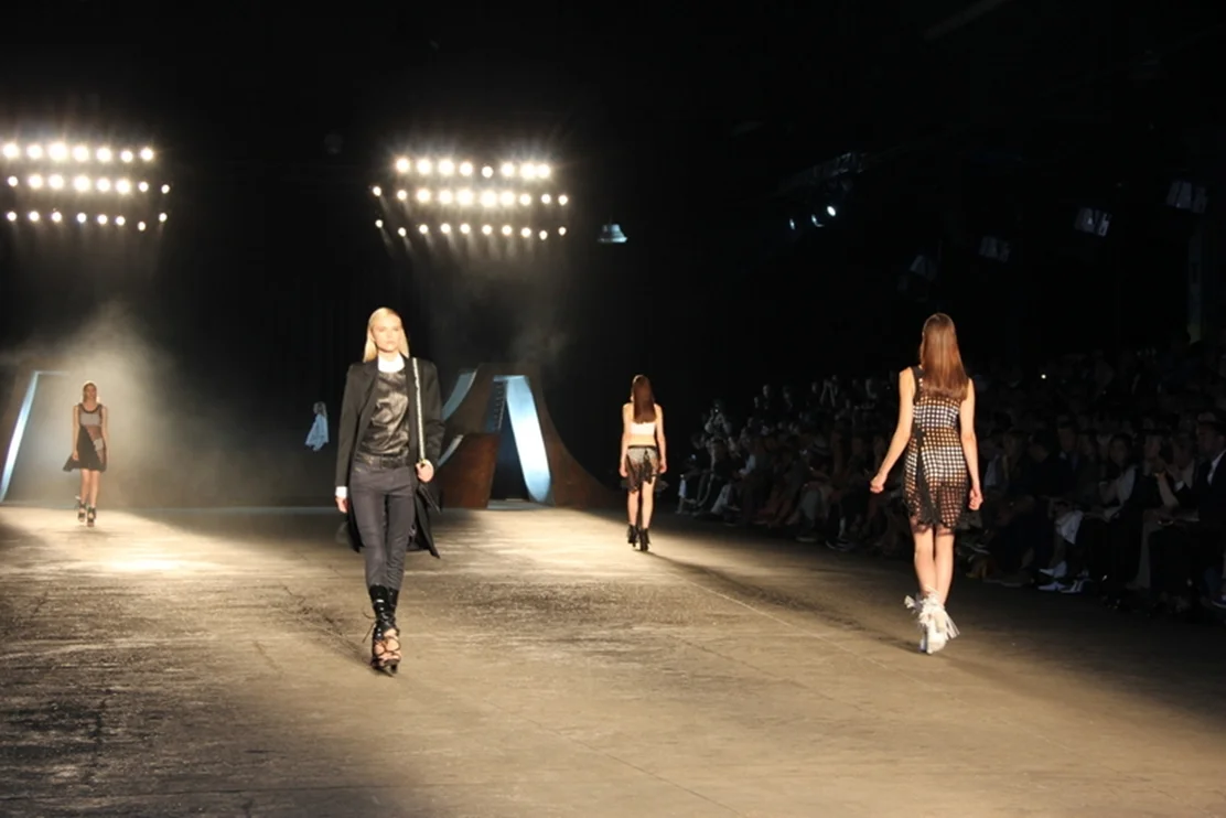DIESEL BLACK GOLD RUNWAY