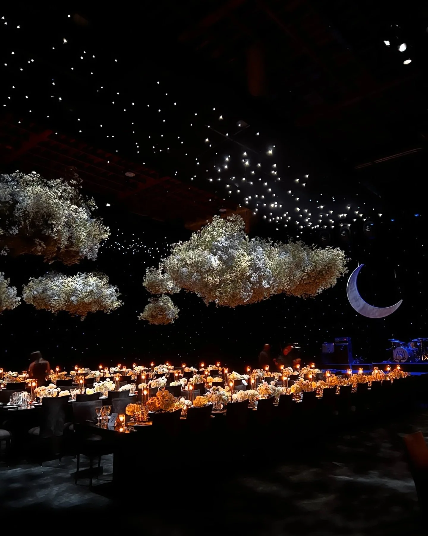 A very special seated dinner and atmospheric installation for the @chanelofficial 1932 High Jewelry Presentation. 

One of our favorite events to date. Thousands of bunches of babies breath, each one aged and tinted for depth and tone, created this a