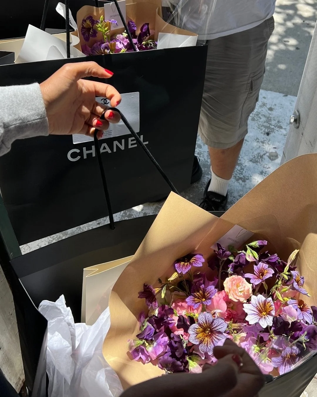 Seasonal Sweet Pea &amp; Salpiglossis for @chanelofficial