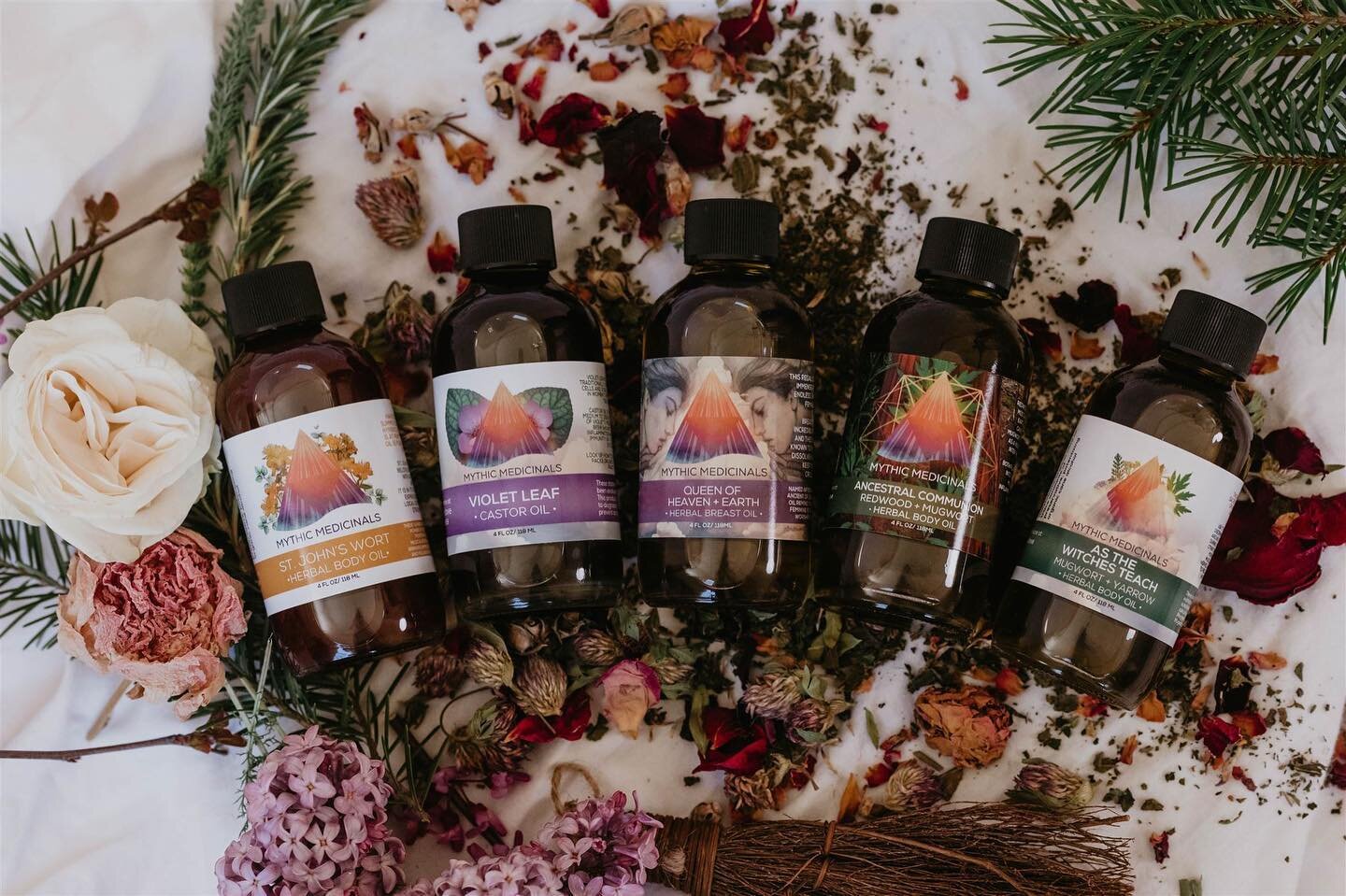 Herbal body oils envelop the nervous system in a nourishing blanket of calm, dropping the body into the rest-and-digest parasympathetic state. It is immediately felt and, imo, far more powerful than any swallowed or inhaled herbal relaxant. 

We&rsqu