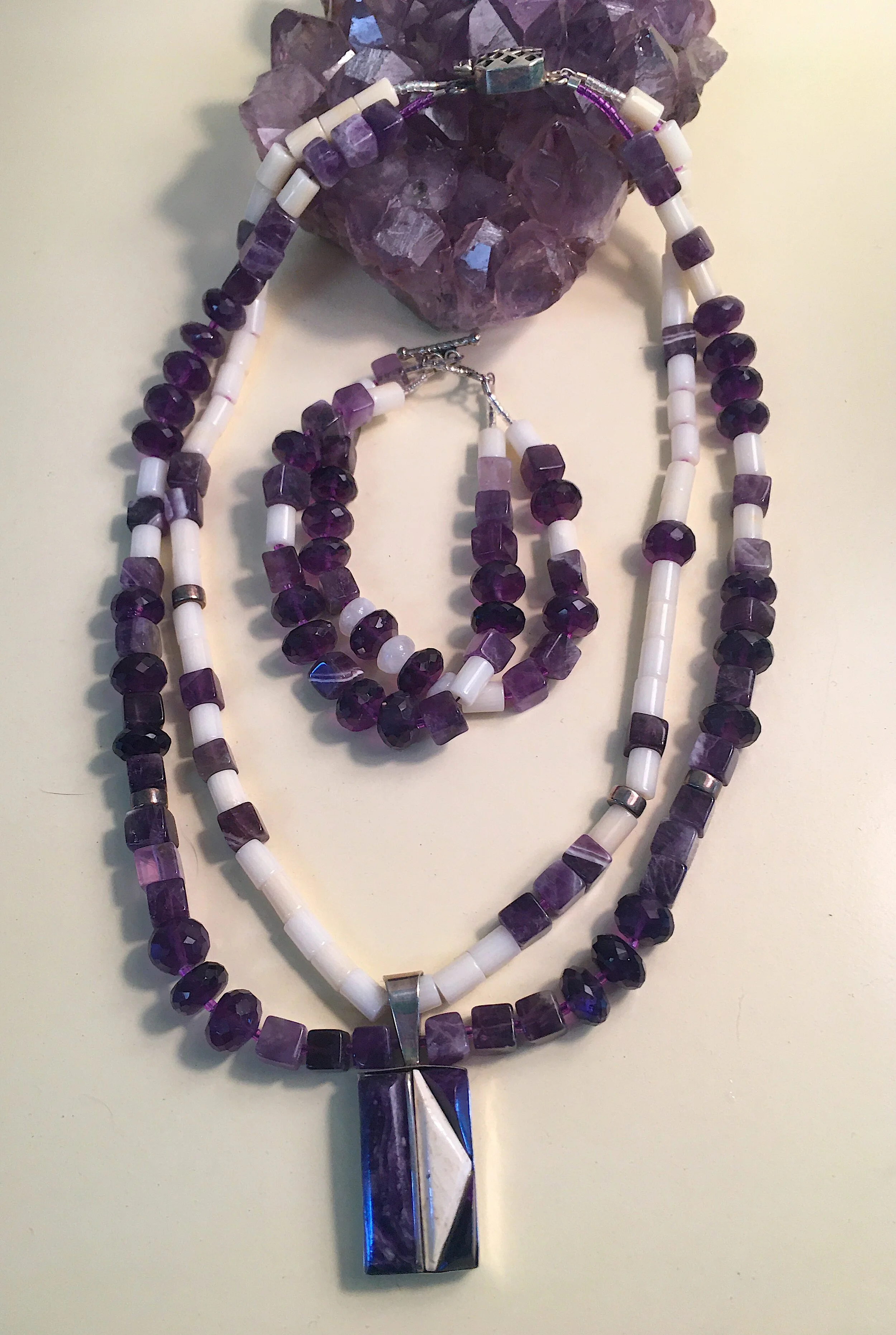 White Arrow on Ame 1.JPG