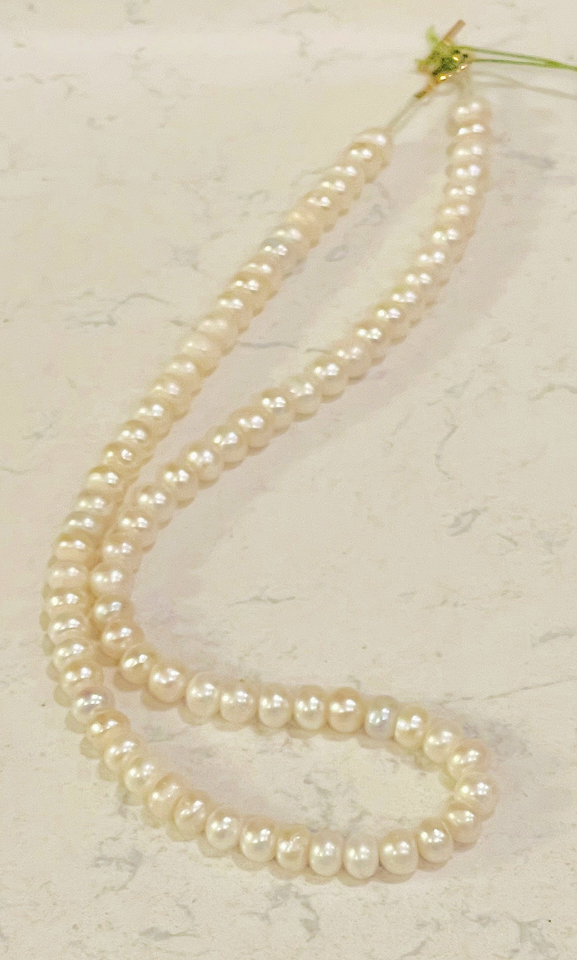Button Pearls curved.jpg