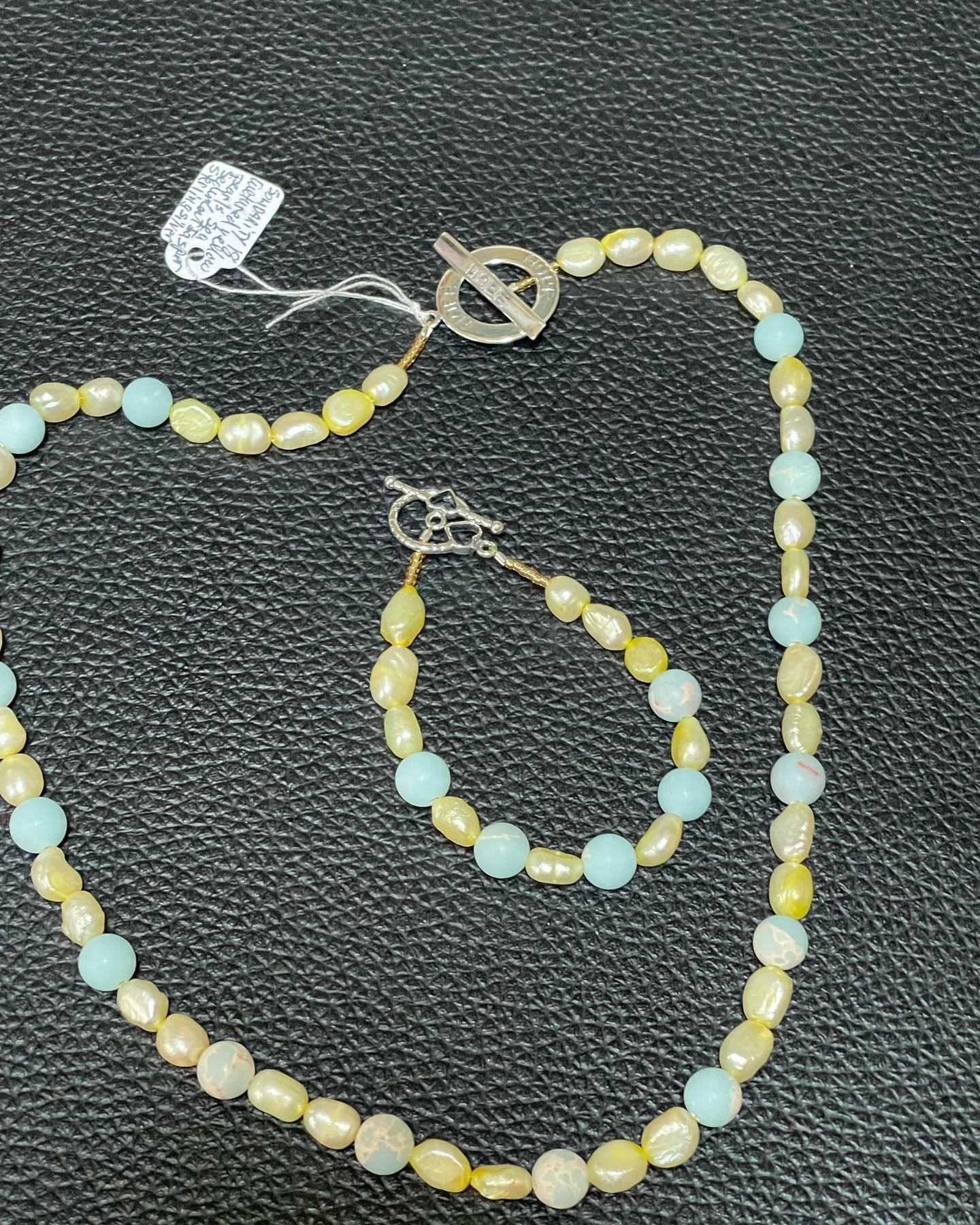 Solidaraity 18 set on black.JPG