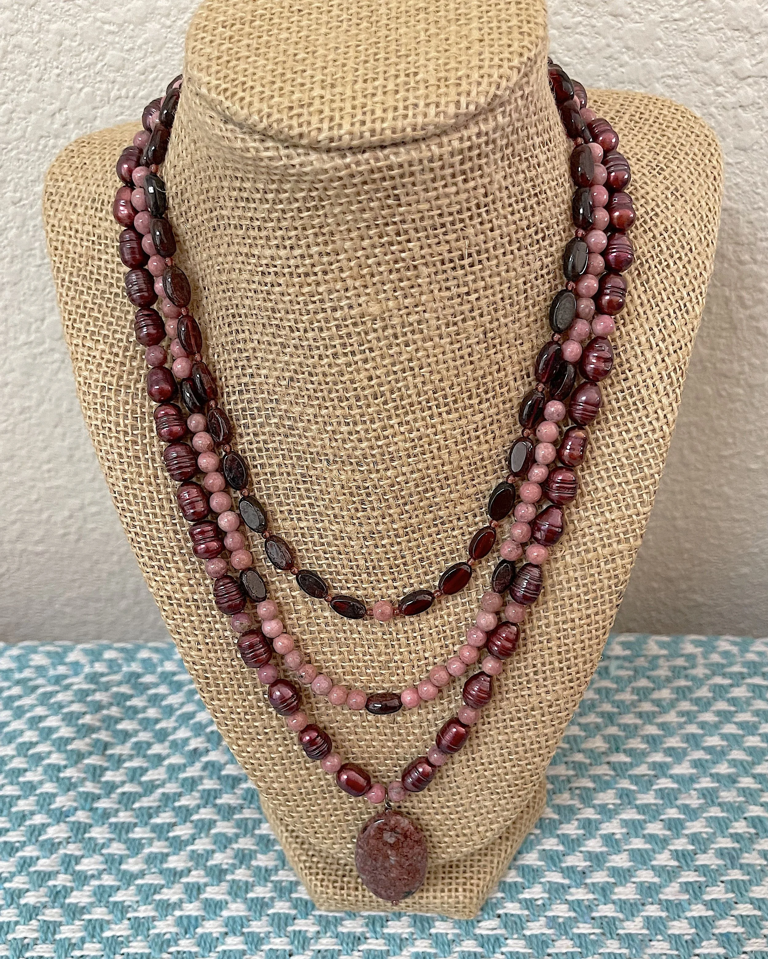 Zinnias on turq..jpg