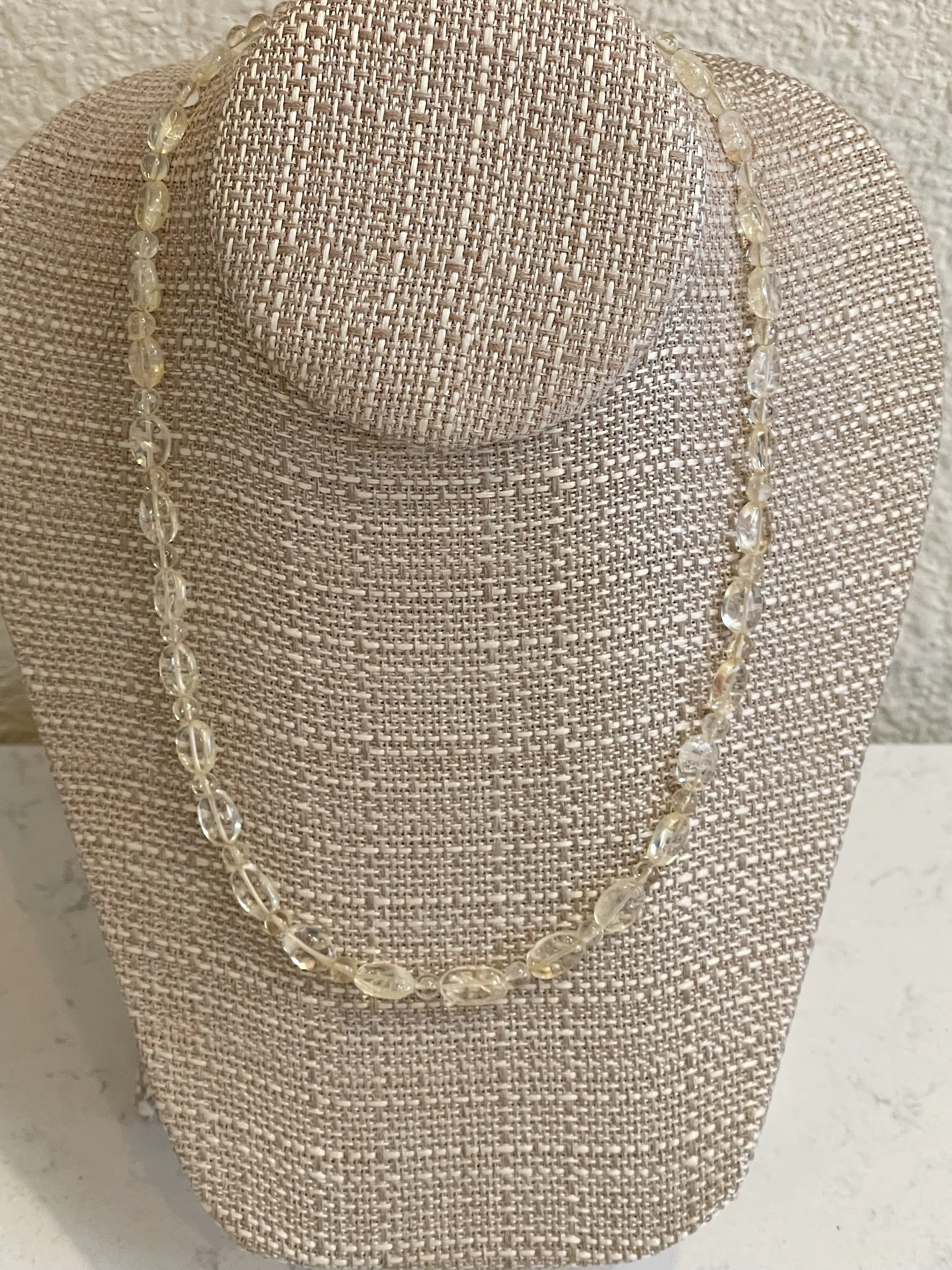 Citrine single on stand-good.jpg