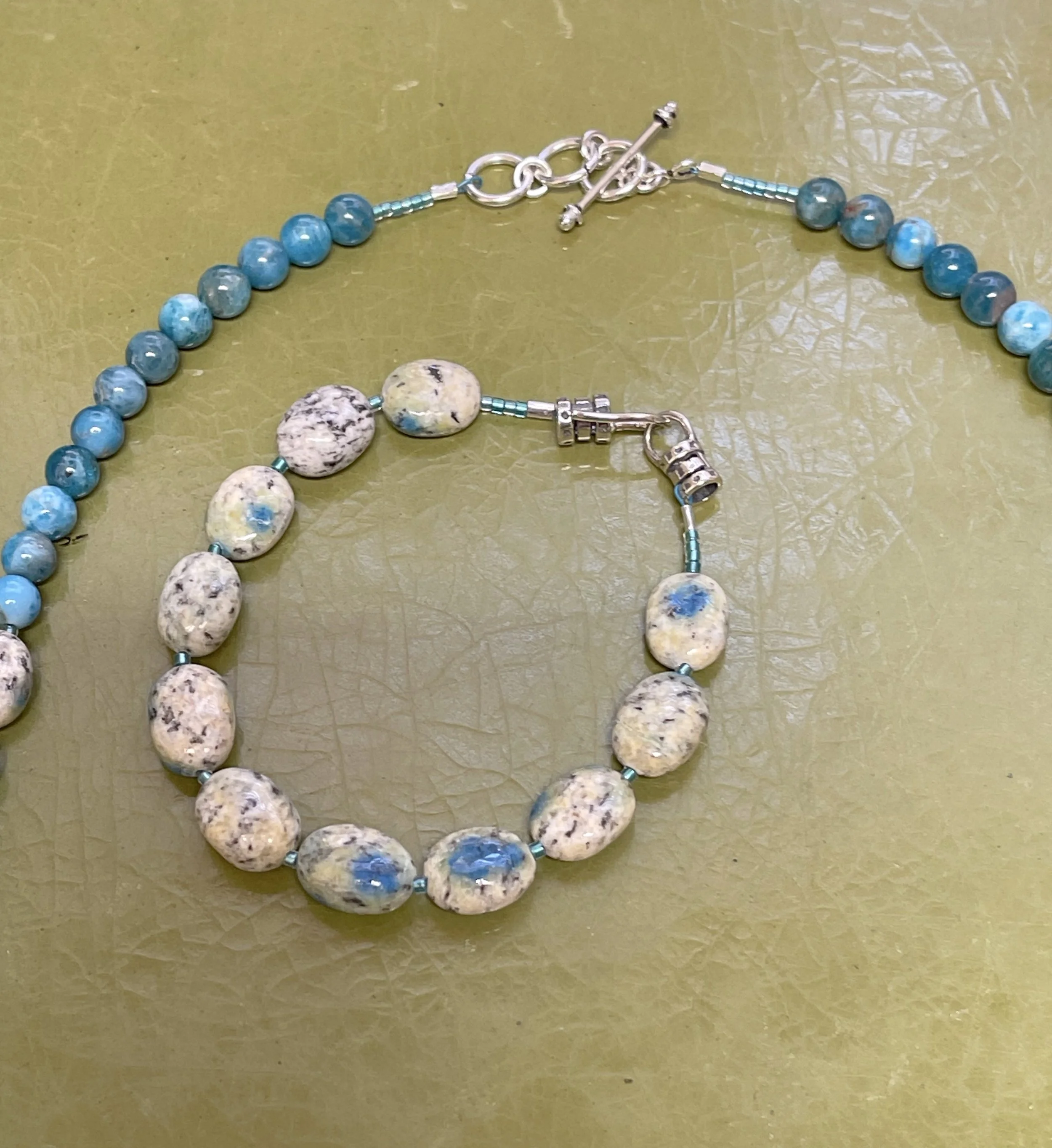 Blue birds set:closeup on clasps.jpg