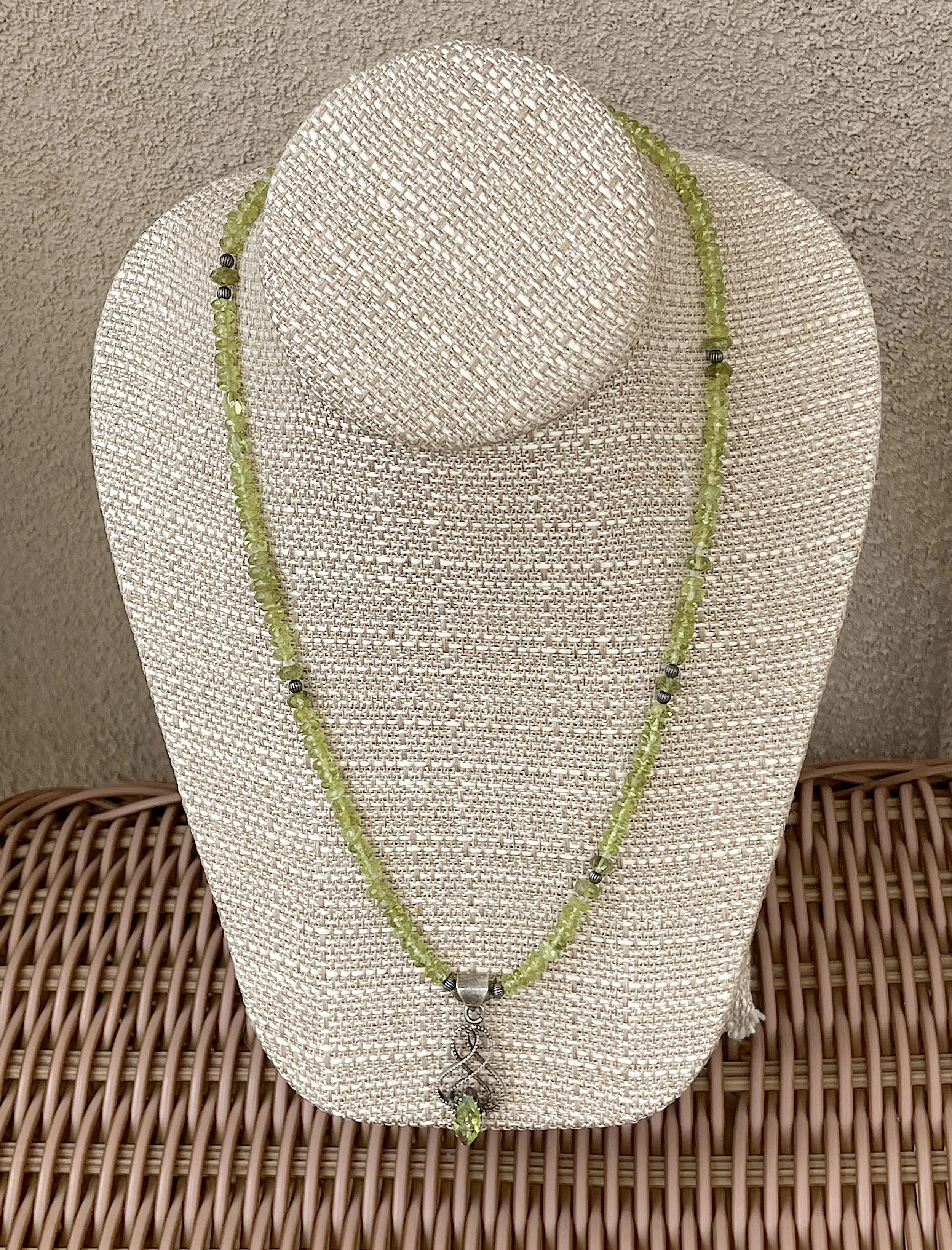 Peridot single wicker table.jpg