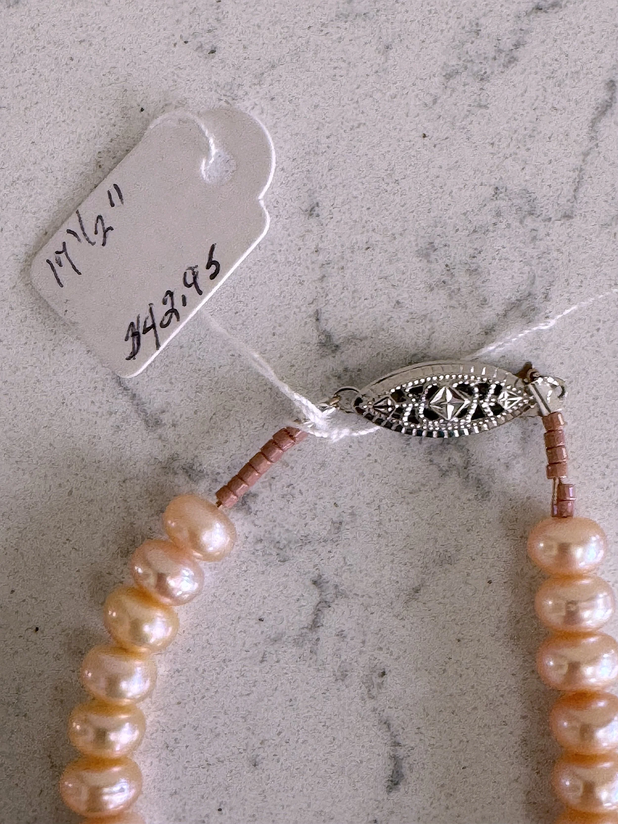 Mauve Button Pearls clasp.jpg