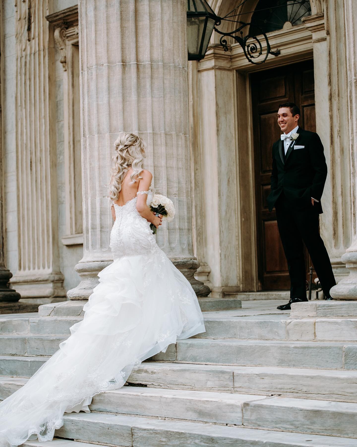 🤍
.
.
#jennycastrophotography #philadelphiaweddingphotographer #philadelphiawedding #crystaltearoom #buckscountyphotographer #phillywedding #finleycatering #love #winterwedding