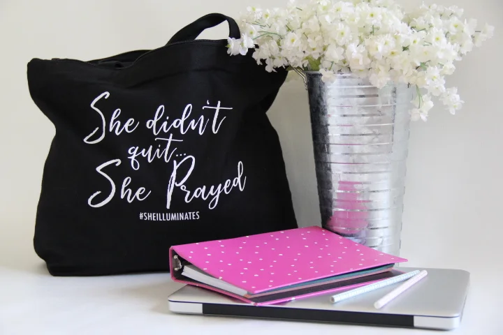 "She Didn't Quit - She Prayed" Tote
