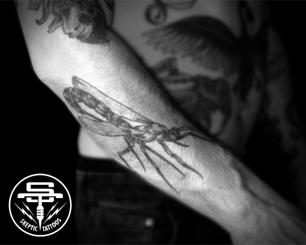wasp' in Hand-Poked Tattoos • Search in +1.3M Tattoos Now • Tattoodo