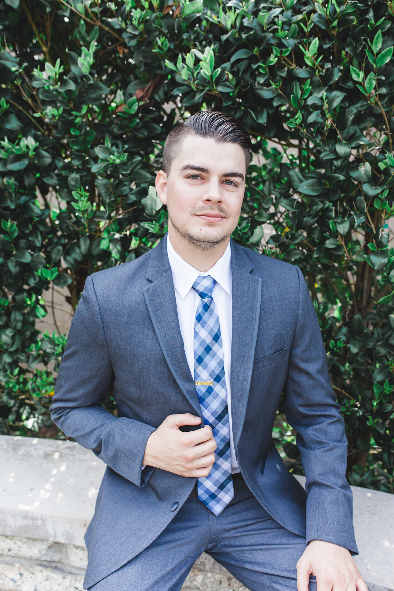 Aaron all spiffy-ed up! Model alert!