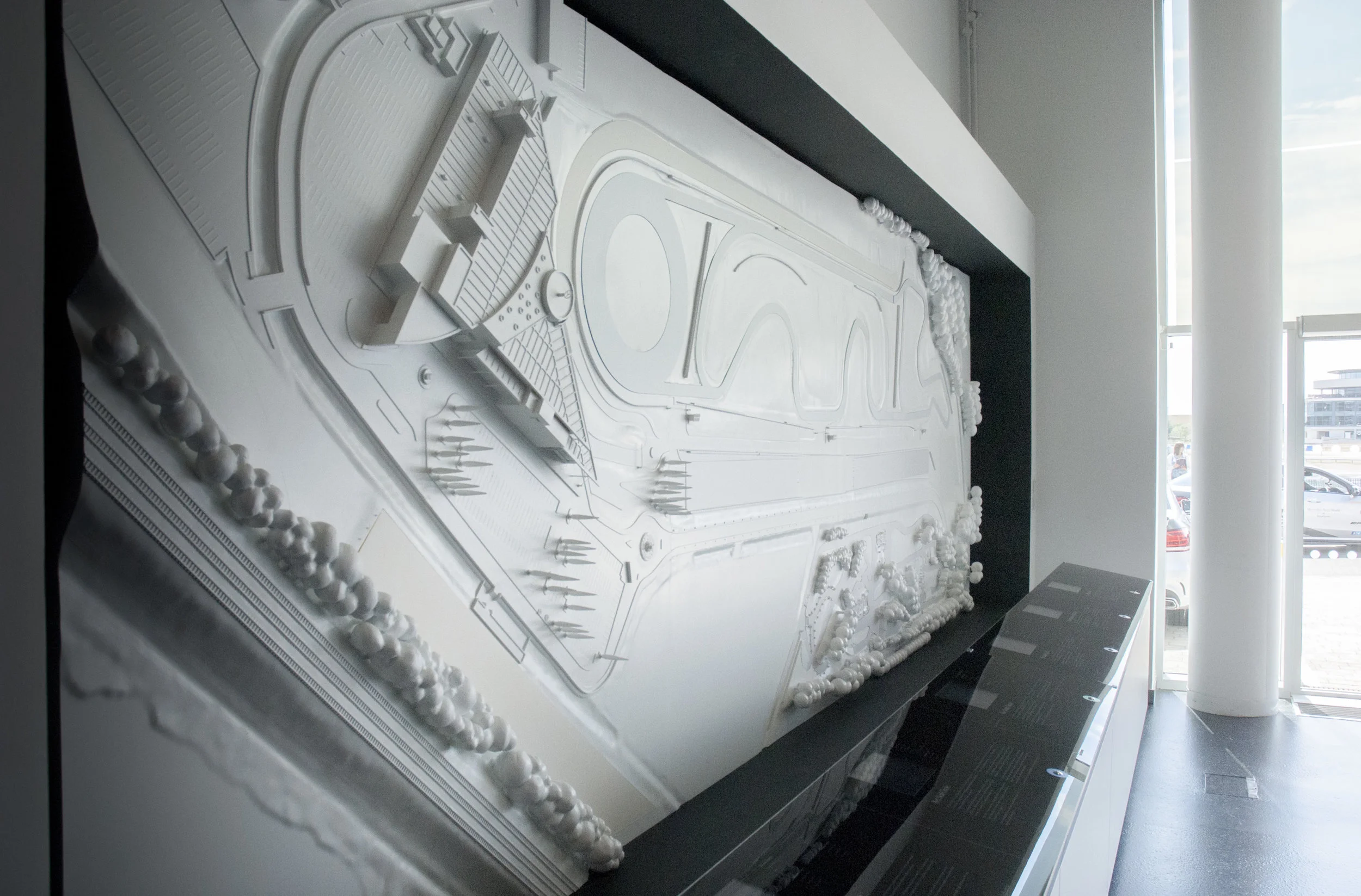 Mercedes_Wall_Model_08.jpg