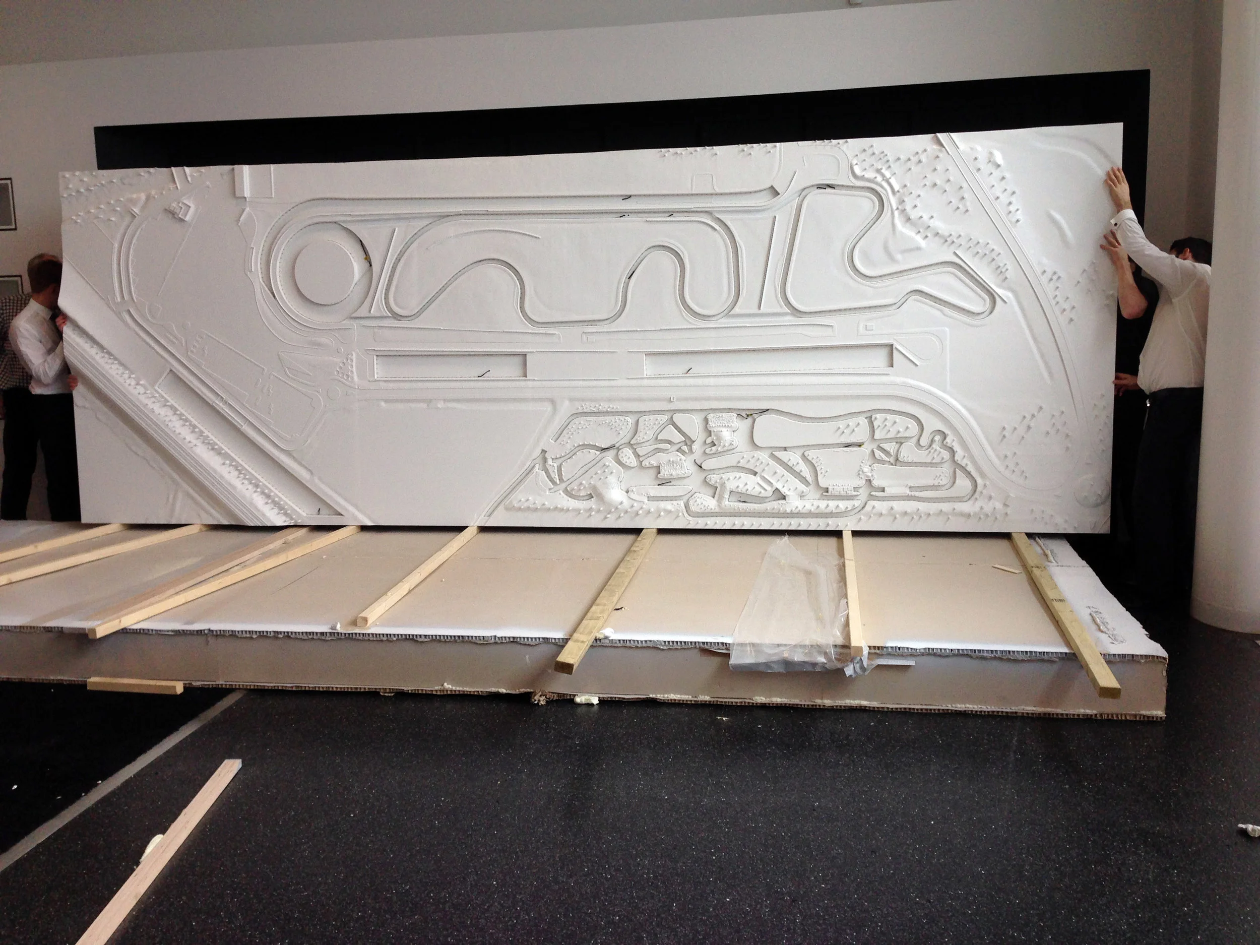Mercedes_Wall_Model_C.jpg