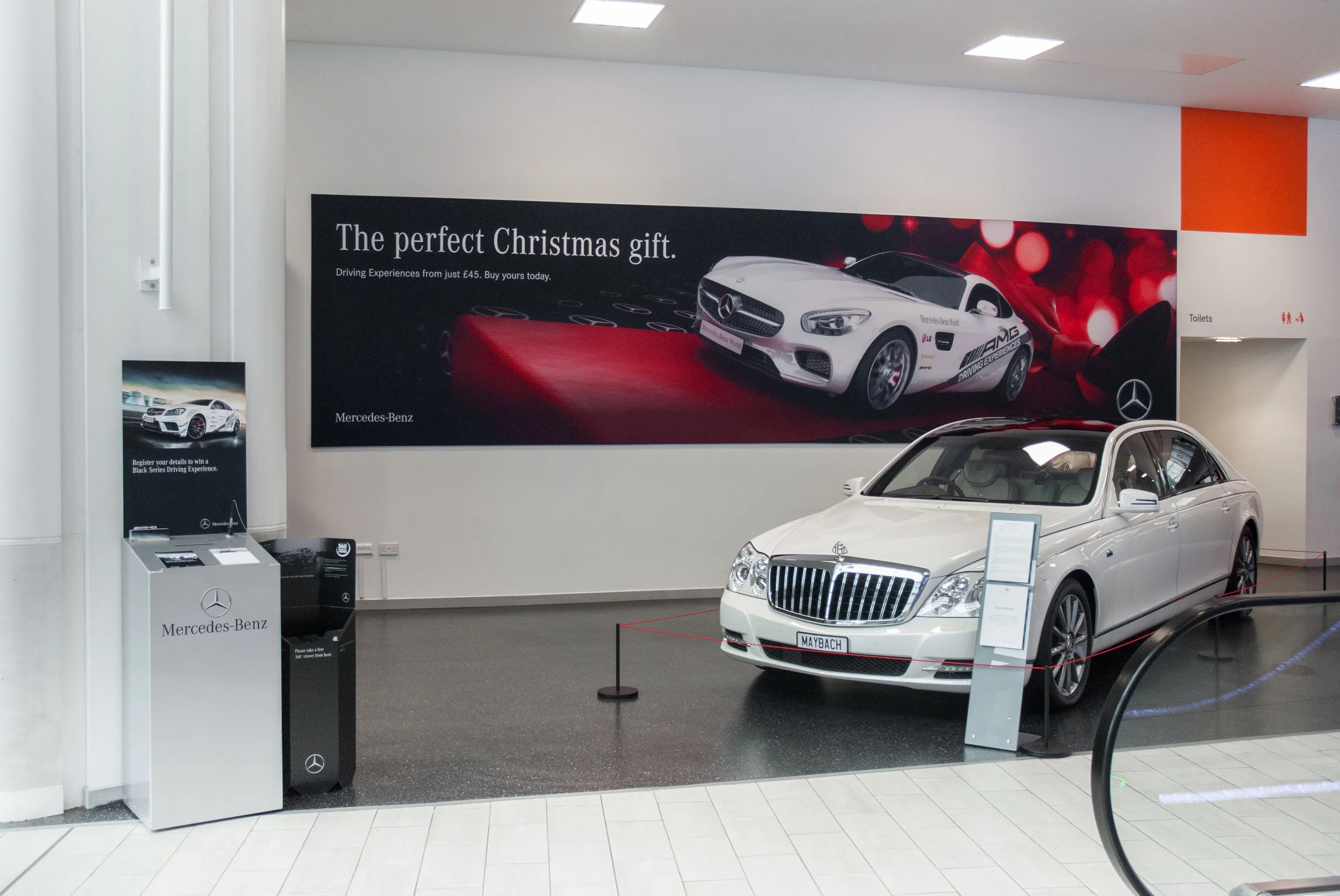 Mercedes christmas atrium.jpg