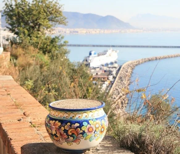 Vietri Ceramics, Traditional Colors and Motif