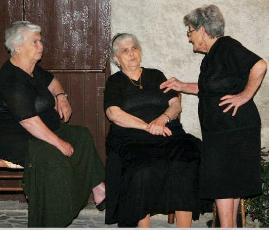 three italian ladies.jpg