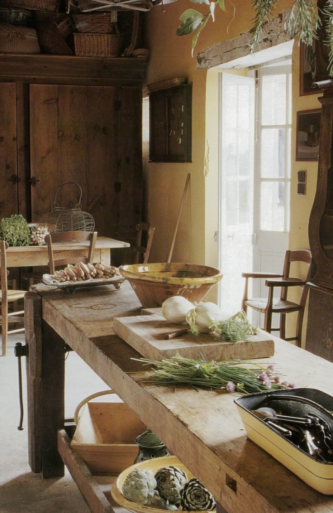 italian farmhouse kitchen.jpg