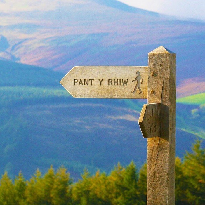 brecon beacons trail sign (2).jpg