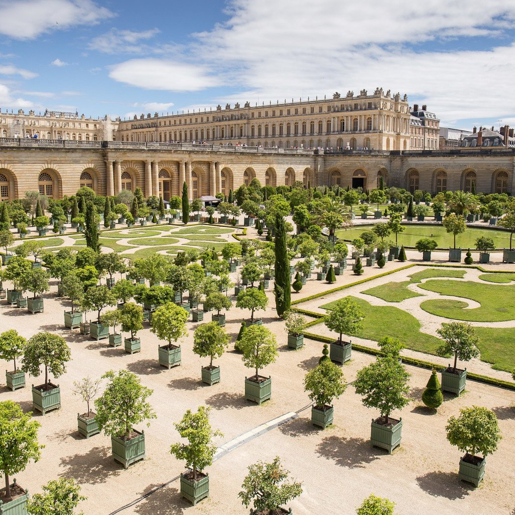 Cha__teau_de_Versailles__Orangerie_.jpeg