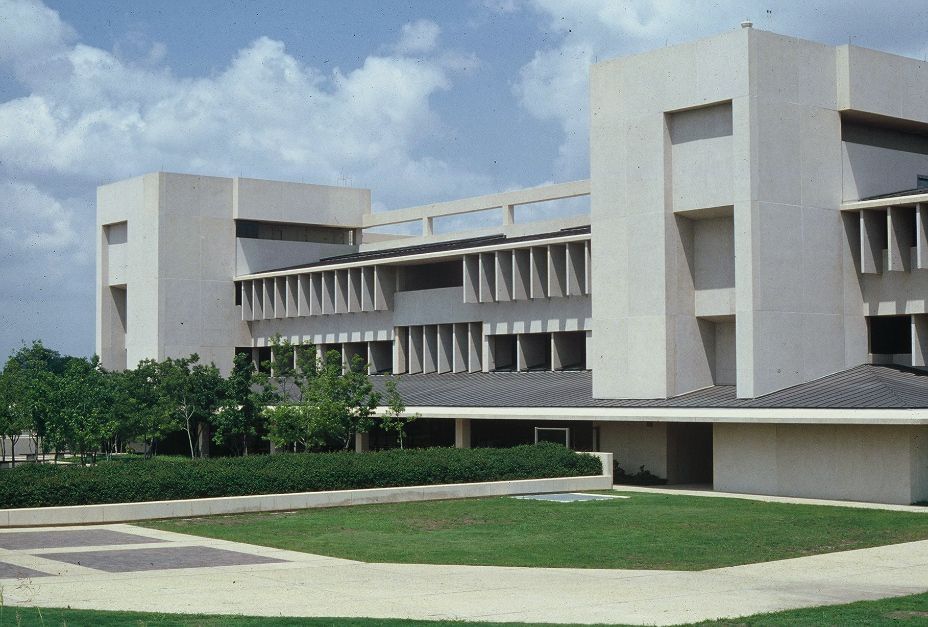 UTD McDermott Library