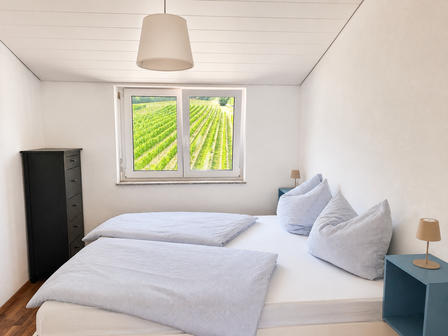 Schlafzimmer 1