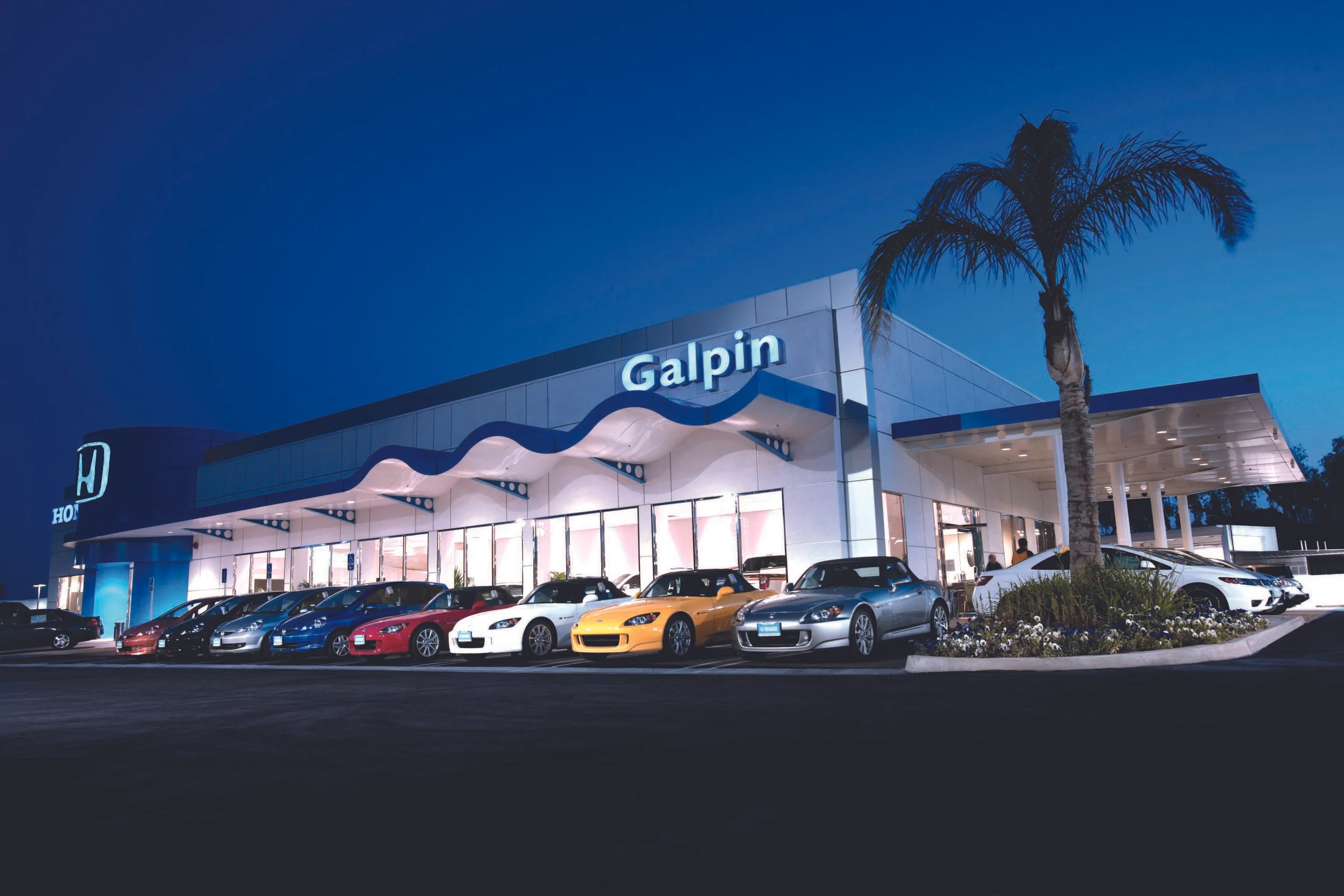 EXTERIOR-PROFESSIONAL PHOTO-GALPIN HONDA.jpg