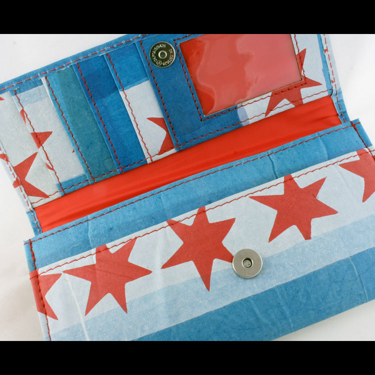 ladies_chicago_flag_wallet-recycled.jpg