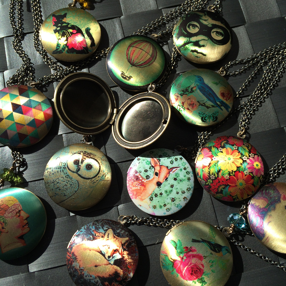 Lockets by EdgyPetal. Lockets are underrated. Lockets = best present of all time.