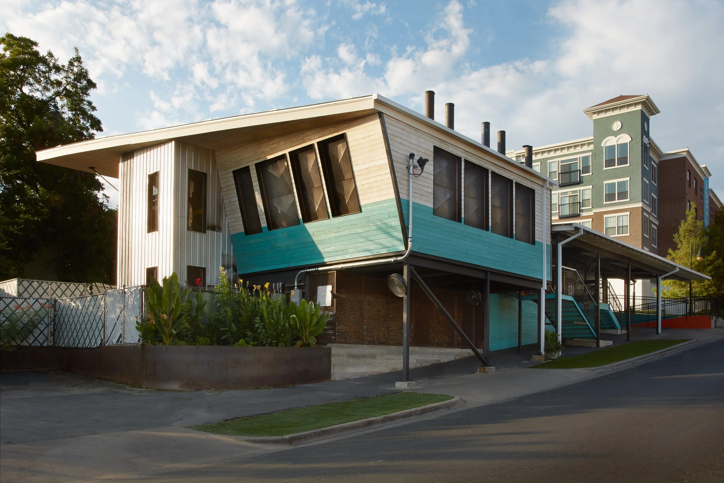 1_Motherbuilt_Franklin_Exterior_Dawn copy.jpg