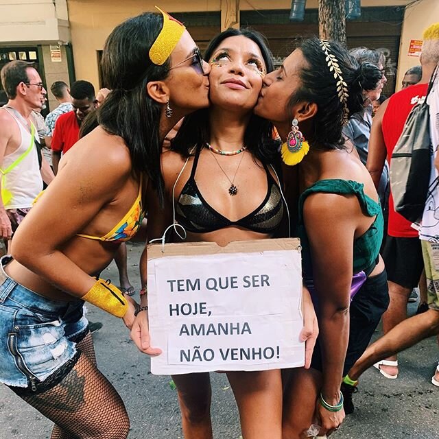 obrigada a essas pessoas maravilhosas por nos ajudar a experimentar os melhores 5 dias que tivemos no brasil.  blocos para sempre ❤️ #carnaval2020 #riodejaneiro