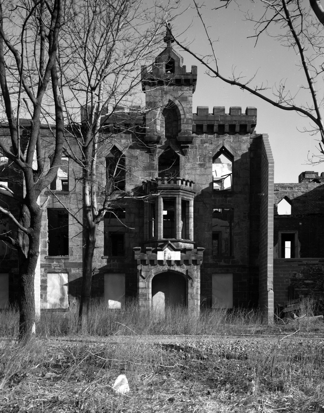 The main entrance porch of the Smallpox Hospital, New York City Landmarks Preservation Commission