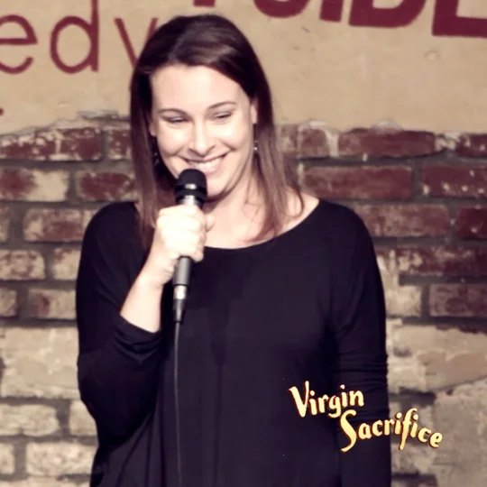 Nina Manni(Fashion Police)